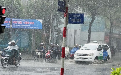 Nam[-]bộ[-]chưa[-]vào[-]mùa[-]mưa[-]đã[-]mưa[-]lớn